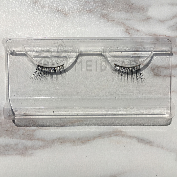 Fashion eyelash extensions 